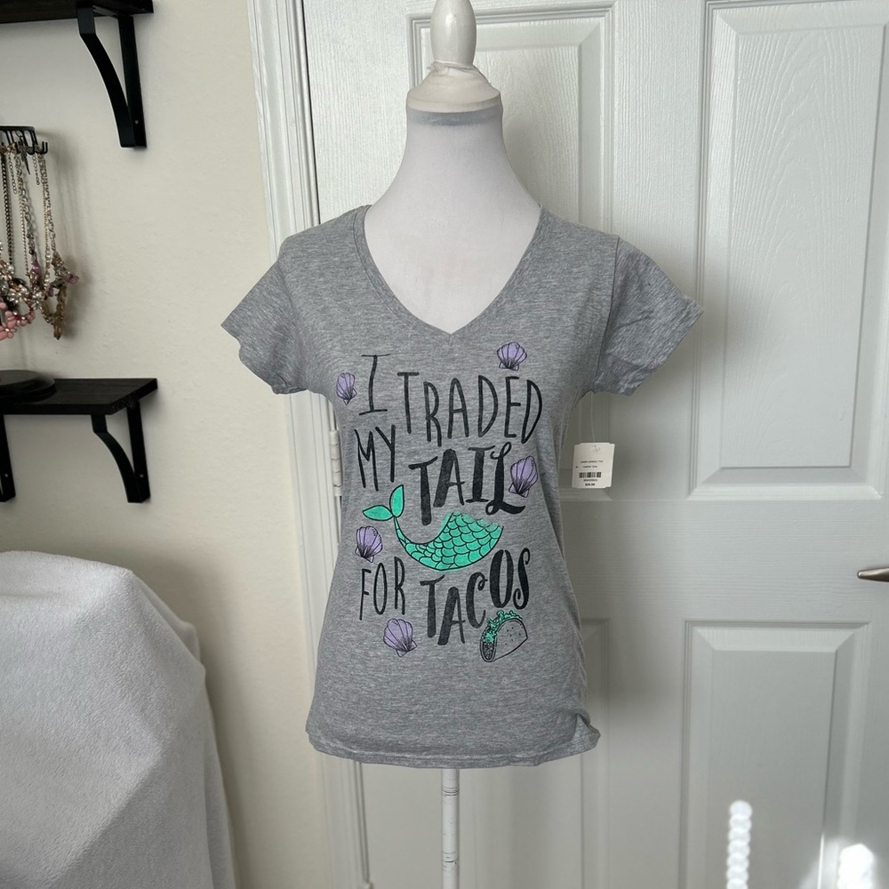 NWT “I Traded My Tail For Tacos” Mermaid t-shirt 🧜‍♀️🌮🧜‍♀️ - Picture 4 of 6